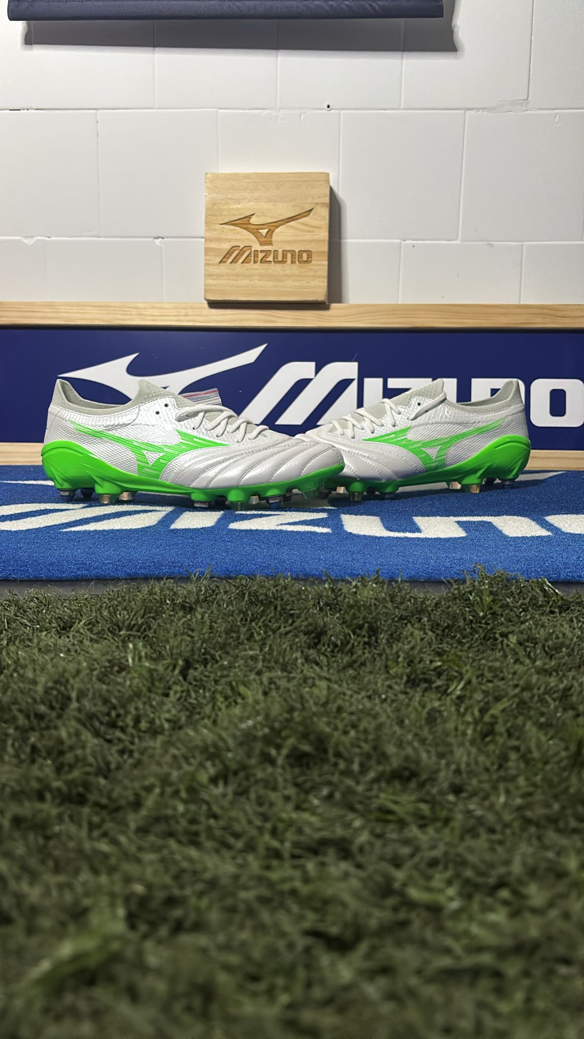 MIZUNO MORELIA NEO IV ELITE - WHITE / GREEN - MIX