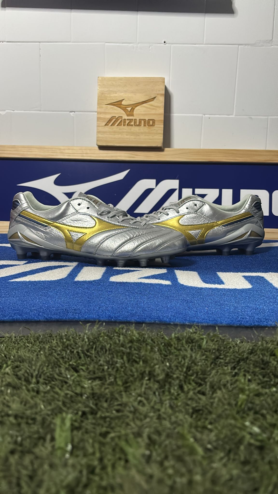 MORELIA NEO BETA JAPAN  DNA - SILVER / GOLD